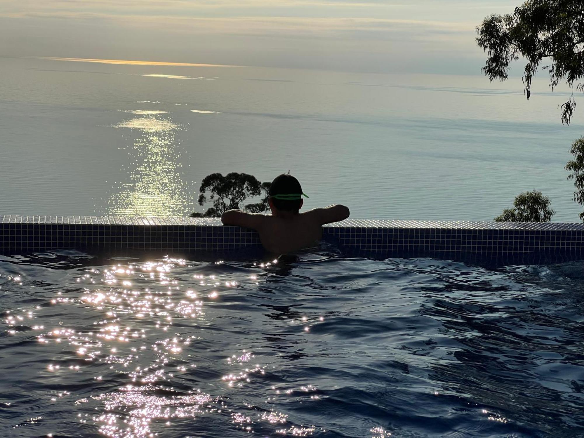 Modern With Panoramic Sea View كفارياتي